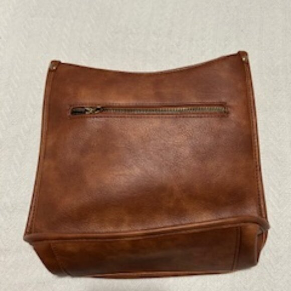 Cluci Women's Crossbody Purse - NWT - Picture 1 of 5